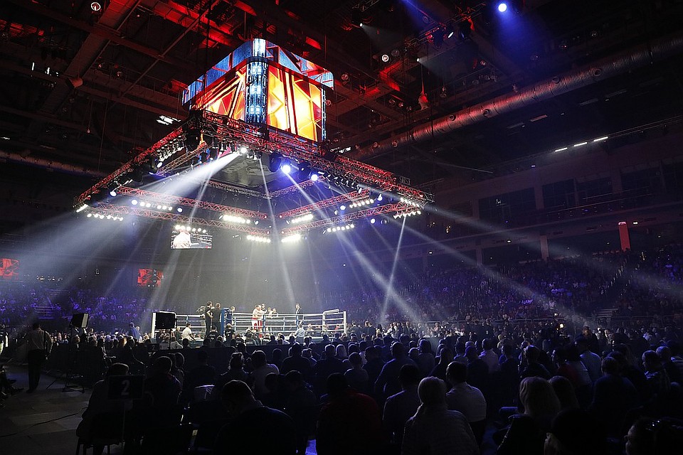 В честь 282-летия Челябинска RCC Boxing Promotions устроила грандиозный турнир по профессиональному боксу.