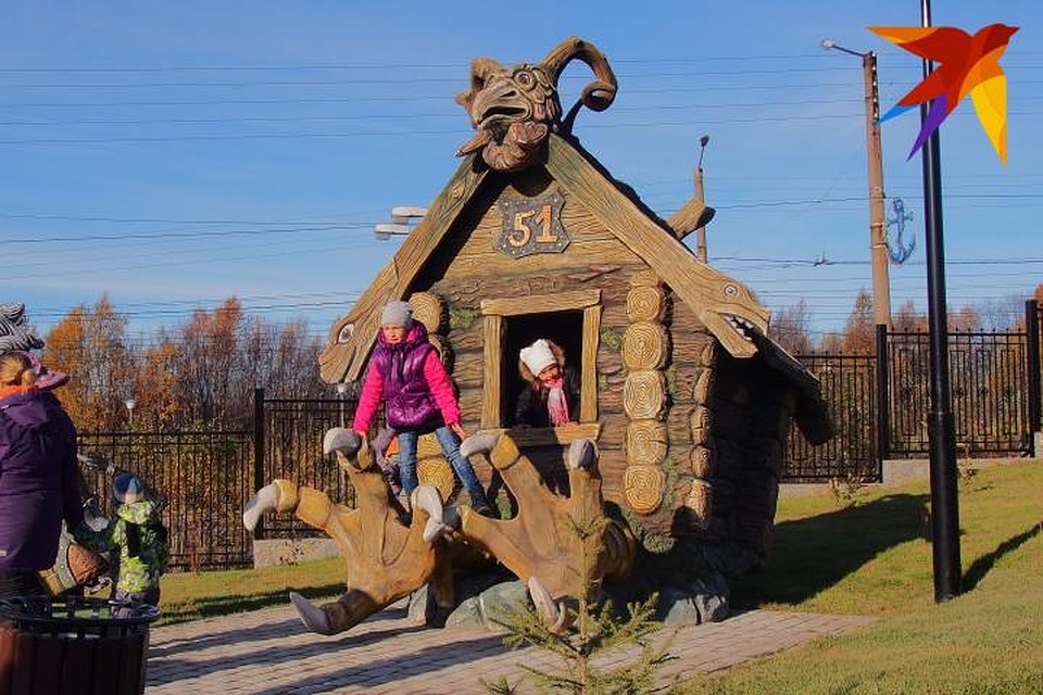 Эй, избушка-51, на холодной земле сидеть вредно! Каждый северянин должен знать об этом. Фото: Виктор КОСТРОВ