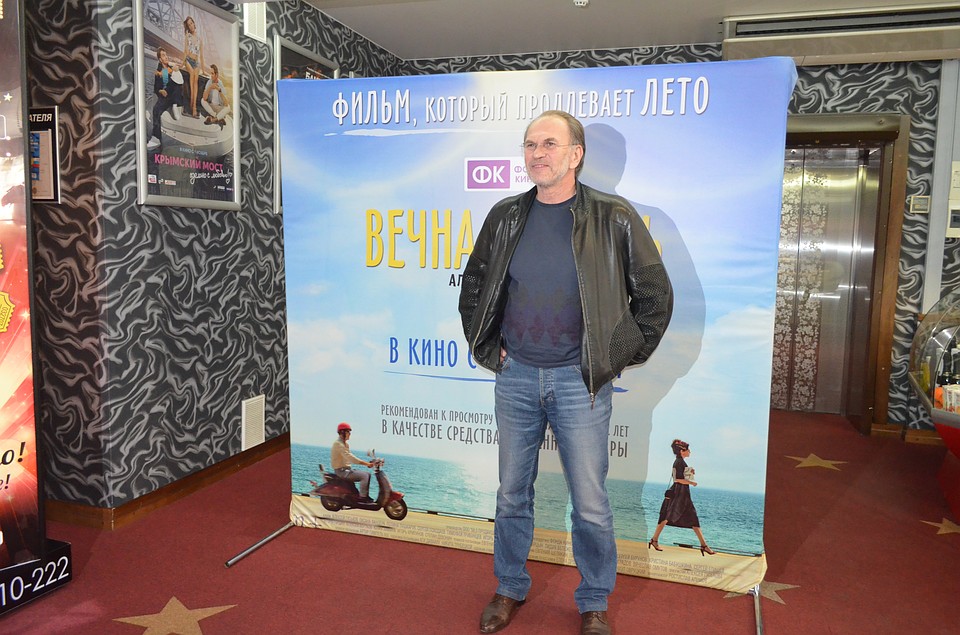 Алексей Гуськов привез в Хабаровск свое «лекарство» от осенней хандры Фото: Элина ОГАНЕСЯН