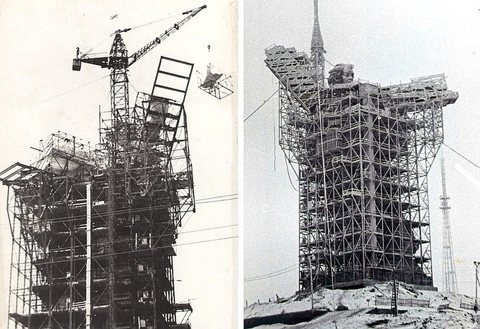 Родина-мать в лесах. Этапы строительства. 1964 г. Фото: Музей-заповедник "Сталинградская битва".