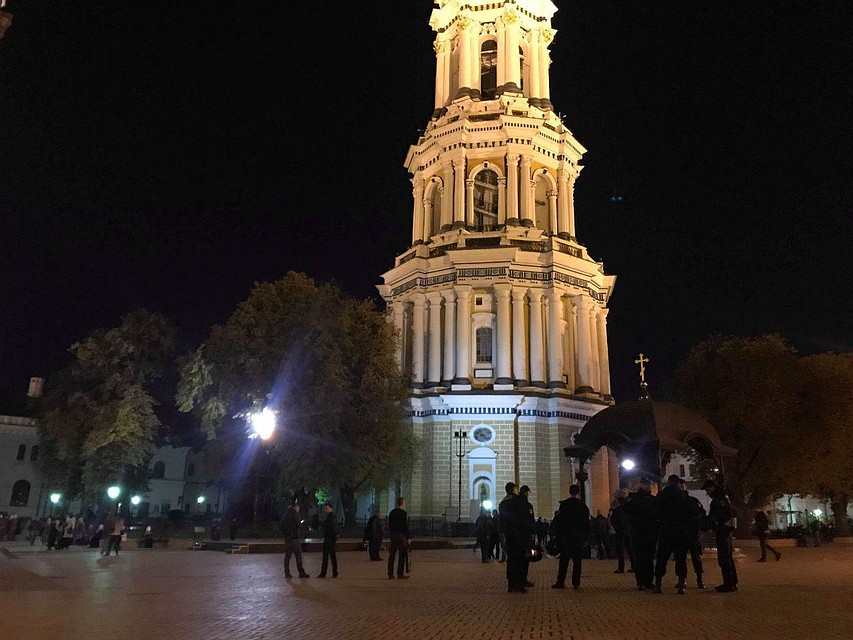 Охрана в Лавре. ФОТО Арина СУВОРОВА
