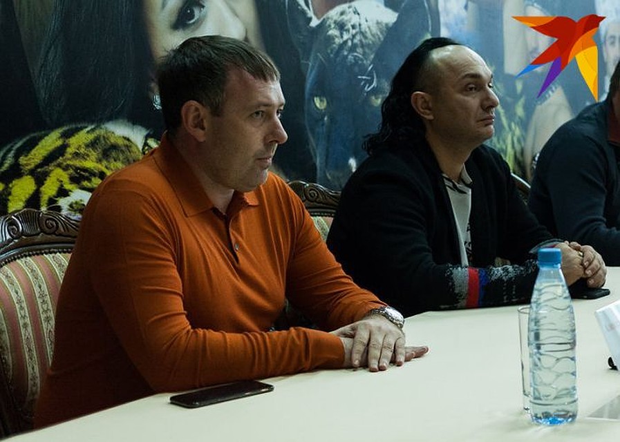Нынешний руководитель цирка Александр Авраменко (слева) намерен за месяц устранить все нарушения пожарной безопасности. Фото: Александр ИСАКОВ