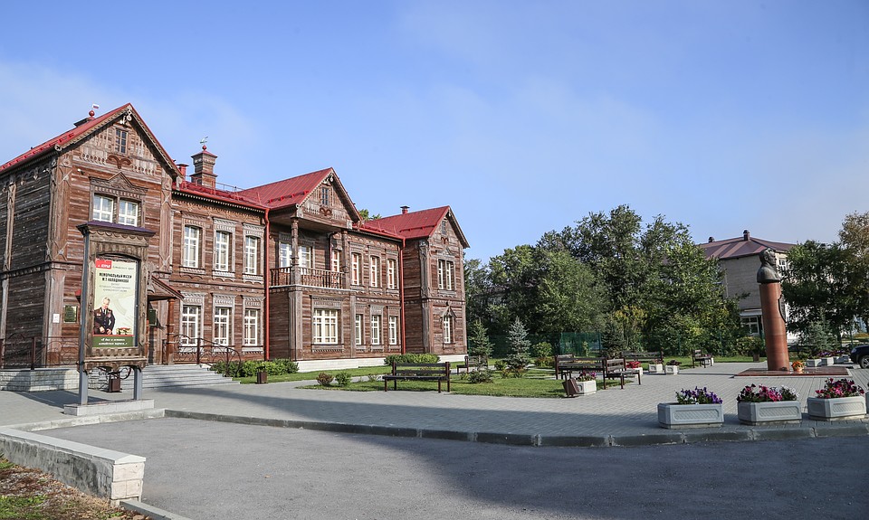 Мемориальный музей М. Т. Калашникова в Курье. Раньше это была школа, в которой с 1927 по 1930 год учился будущий конструктор. Фото: Ольга Кожемякина
