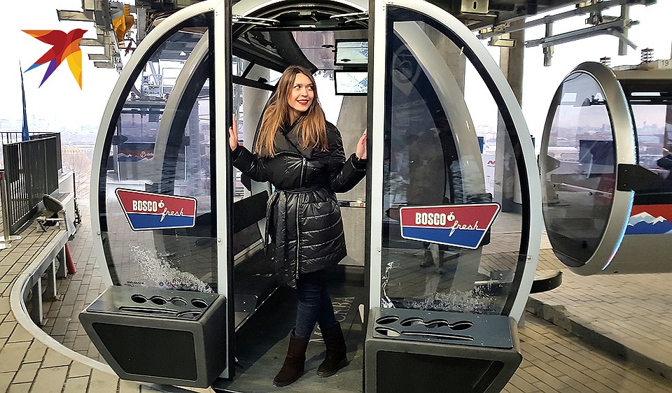 Одна из 35 кабинок, которые будут курсировать над Москва-рекой. Фото: Алиса ТИТКО