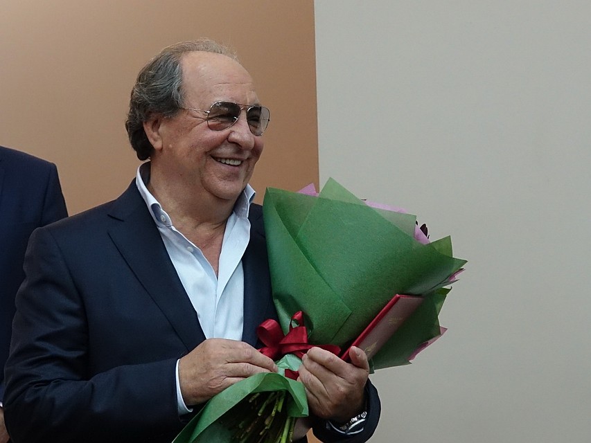 Ефим Звеняцкий считает, что у нового губернатора уже есть кредит доверия. Фото: zspk.gov.ru