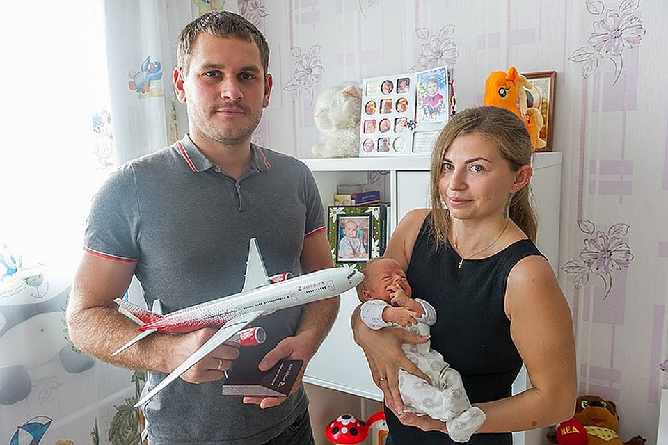 Счастливые родители с малышом Фото: Личный архив героя публикации