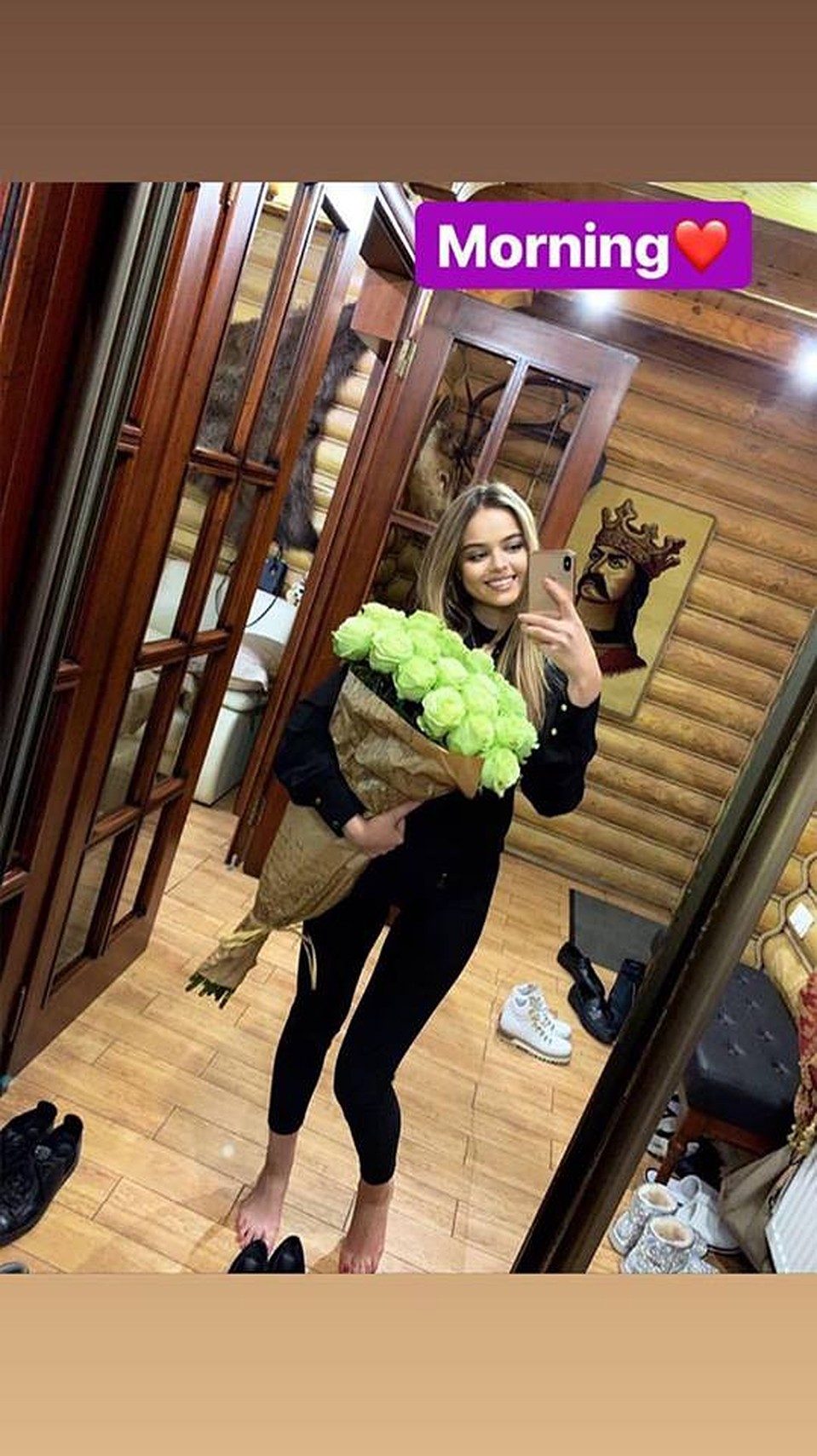 Роскошные букеты привычное дело для Анастасии Фото: Соцсети