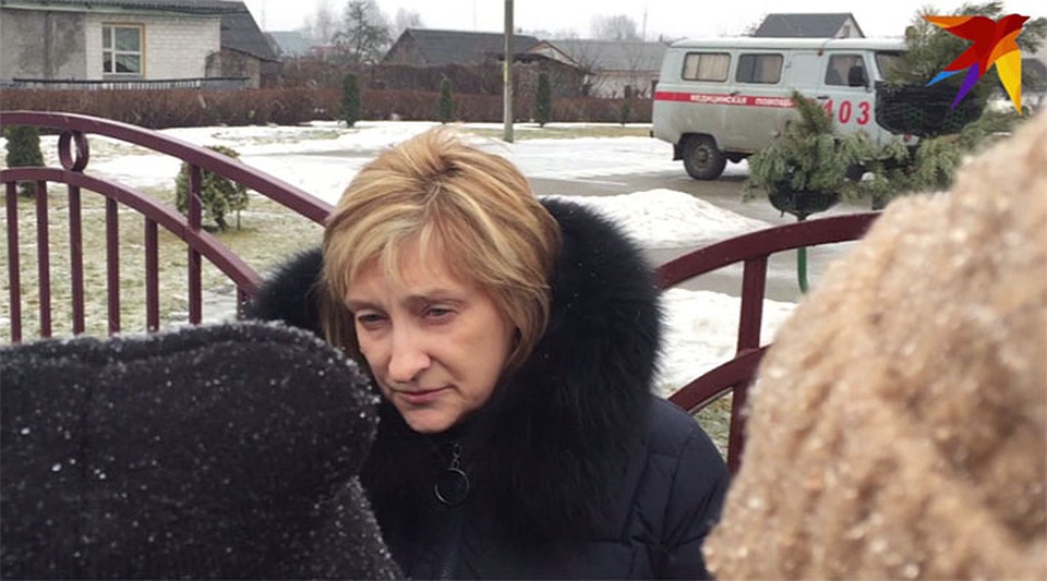 К родителям вышла заместитель директора школы Старовойтова Людмила Георгиевна Фото: Микита НЕДАВЕРКОВ