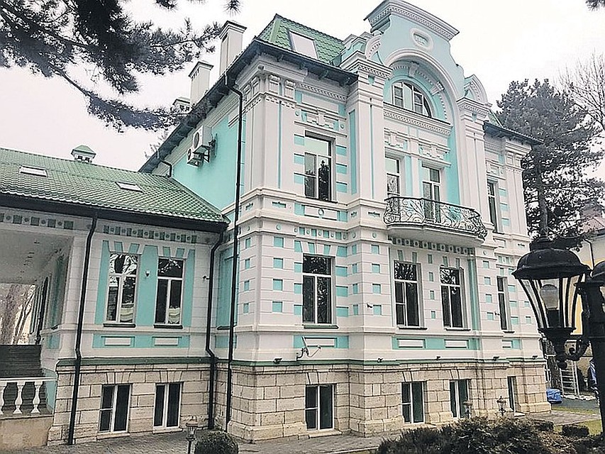 Семья Арашуковых обманом присвоила дореволюционную дачу «Лесор» в курортной зоне Ессентуков.
