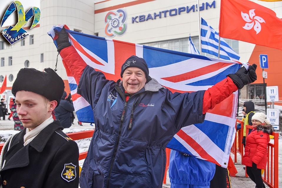 Для болельщиков и всех любителей экстремального вида спорта изготовлены сувениры. Фото: администрация Мурманска.