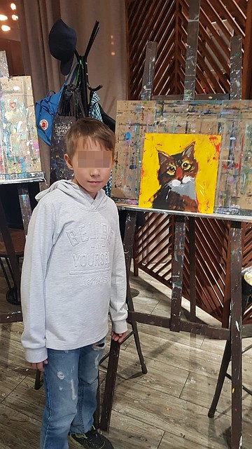 Ваня должен был участвовать в спектакле. Школьник прошёл все репетиции, но на само выступление так и не попал из-за травмы. Фото: из личного архива.