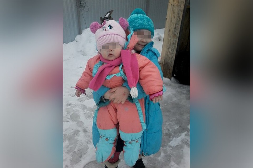 Девочка очень любила свою сестренку