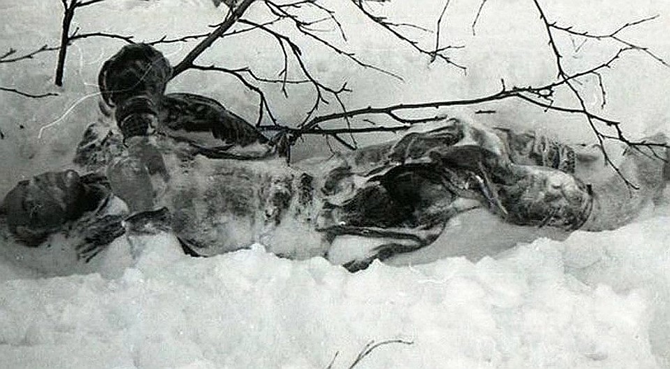 Обнаруженный спасателями труп одного из туристов.