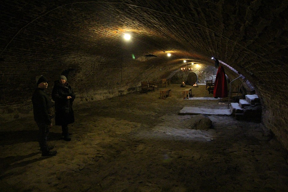 В расчищенные подвалы замка Сорокины уже водят туристов. Фото: Иван МАРКОВ