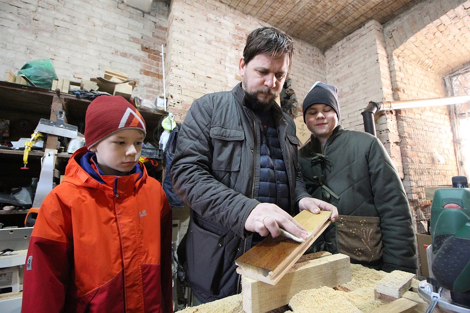 Сергей Сорокин с сыновьями. Фото: Иван МАРКОВ