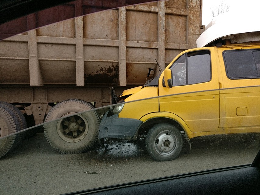 Сам виновник аварии остался жив и почти невредим. Фото Ольги Троневой.