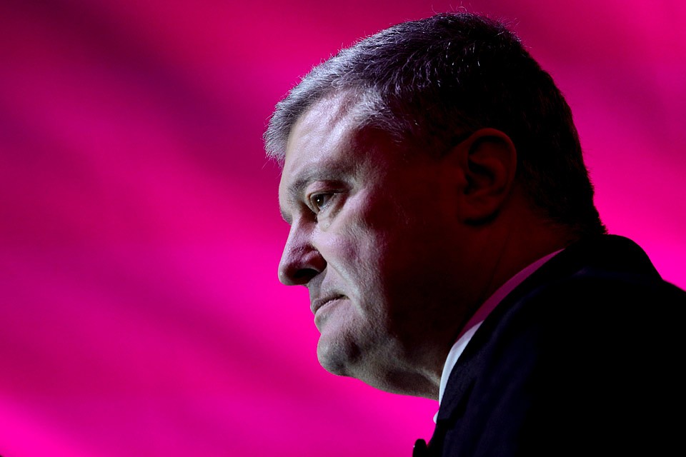 Петр Порошенко пообещал сторонникам не уходить из большой политики после своего поражения. Фото: REUTERS
