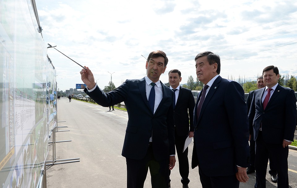 Проект будущего парка презентовал мэр Бишкека Азиз Суракматов Фото: Султан ДОСАЛИЕВ