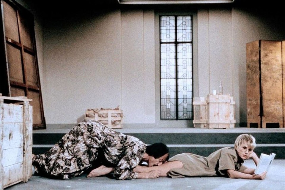 Кадр из фильма «Чтица» (1988) режиссера Мишеля Девиля.