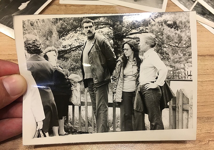 Фотографии Довлатова валялись на Новом Арбате. Переснял Павел Клоков