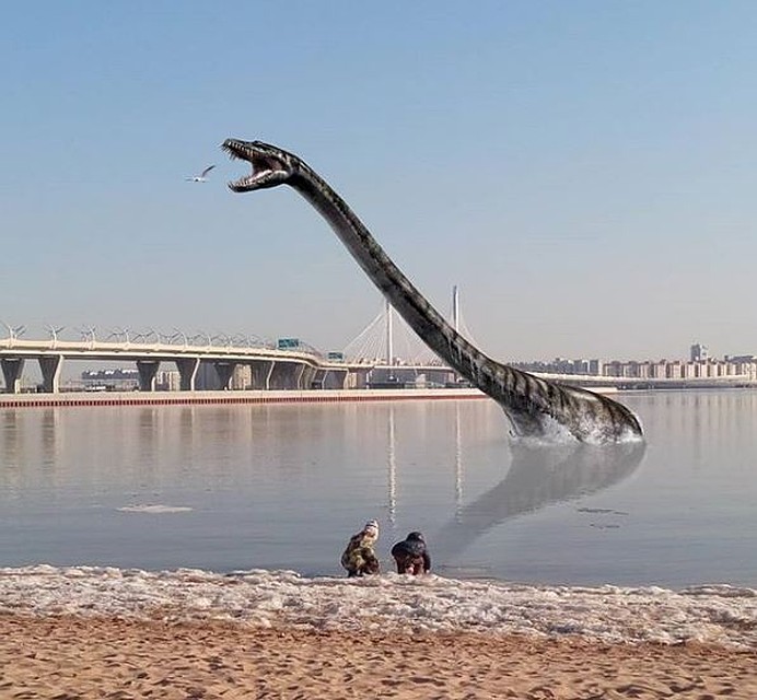 Динозавр в парке 300-летия Фото: Instagram/solovyewadim
