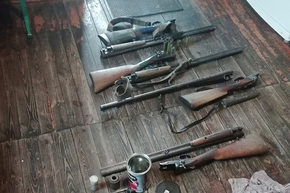 В родительском доме браконьер прятал 4 незарегистрированных ружья.