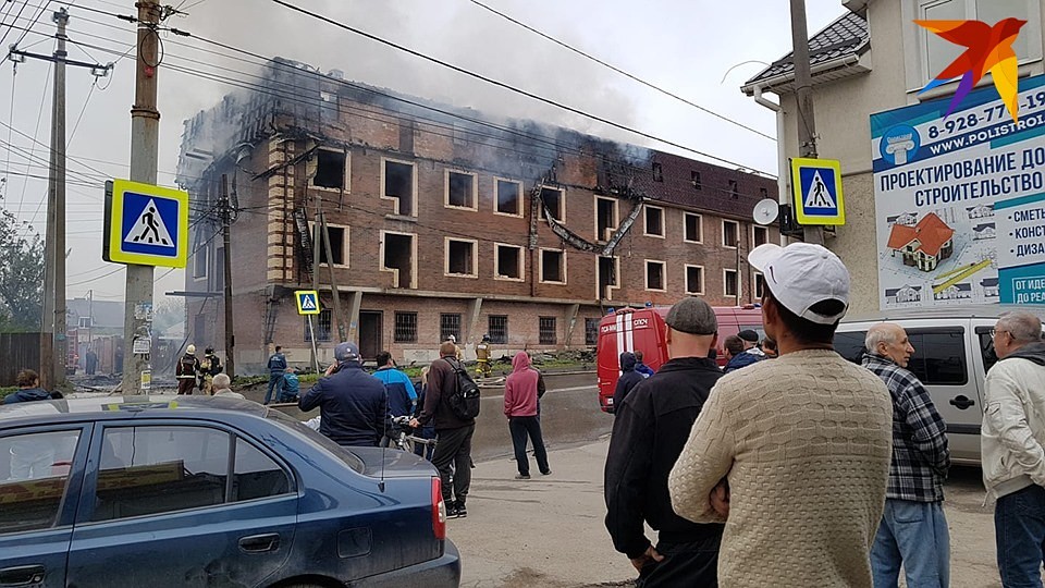 Пожар потушили за два часа Фото: Оксана АРТЕМОВА