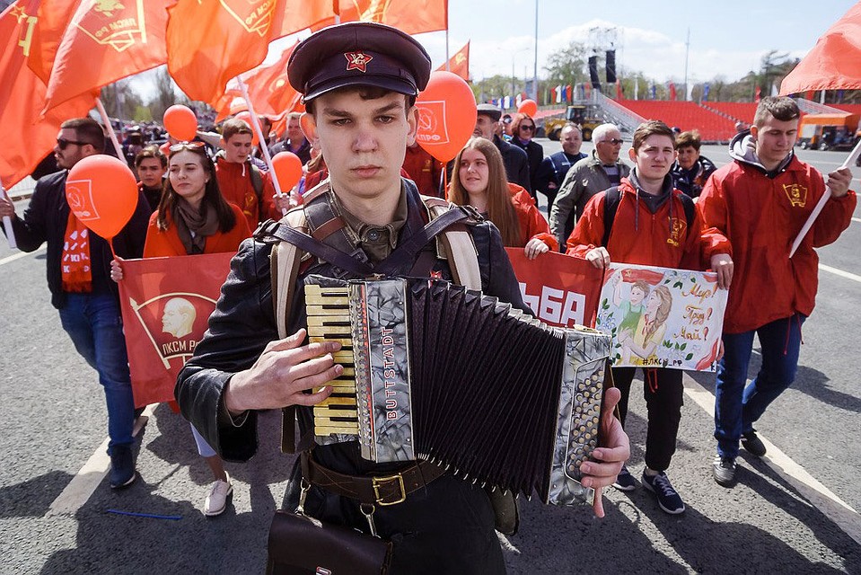 «И Ленин такой молодой...» Фото: Светлана МАКОВЕЕВА