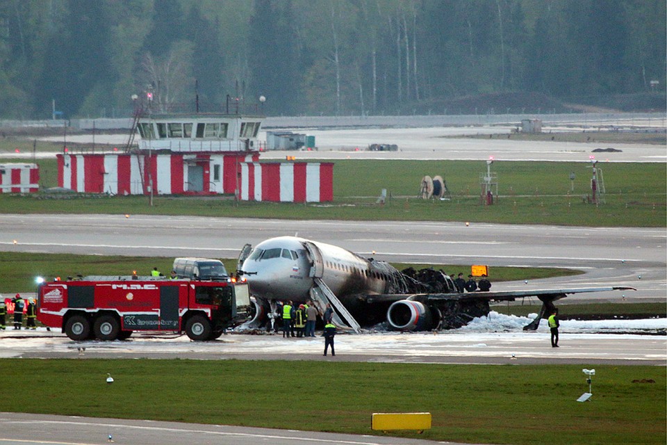 SSJ-100 практически полностью уничтожен огнем Фото: ТАСС