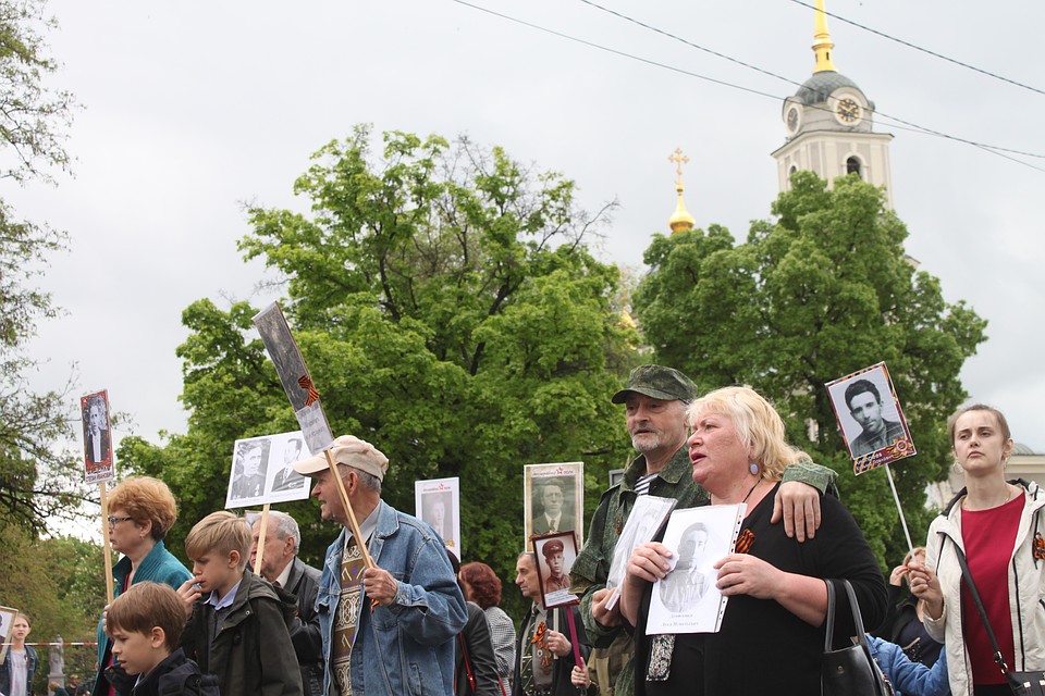 Бессмертный полк в Донецке 2019 собрал десятки тысяч людей Фото: Никита МАКАРЕНКОВ, Павел ХАНАРИН
