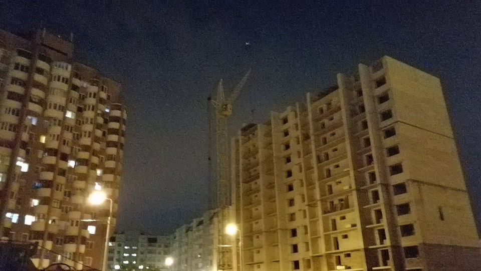 Кран мог рухнуть на дом, но это удалось предотвратить