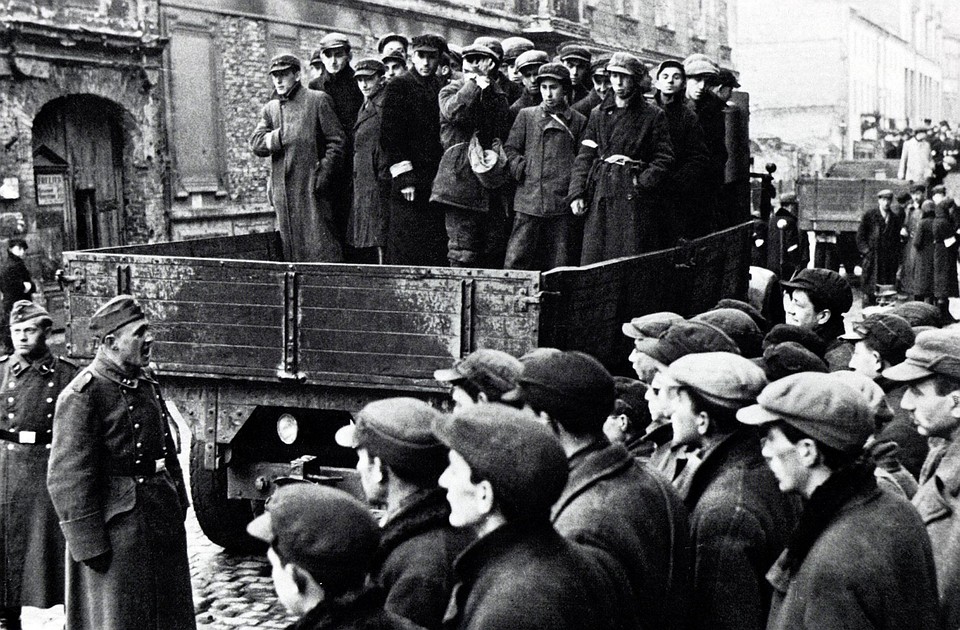 Все, что привело Польшу к краху в 1939-м, шло с самого верха. Это не было каким-то добровольческим народным движением Фото: GLOBAL LOOK PRESS