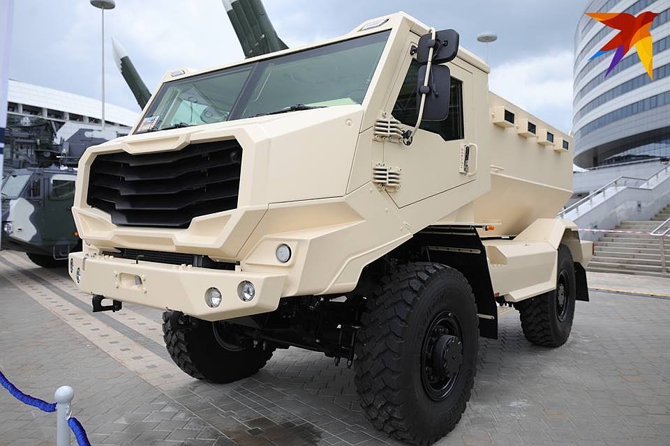 На MILEX-2019 впервые показали броневик, выполненный на универсальной боевой платформе. Фото: Святослав ЗОРКИЙ