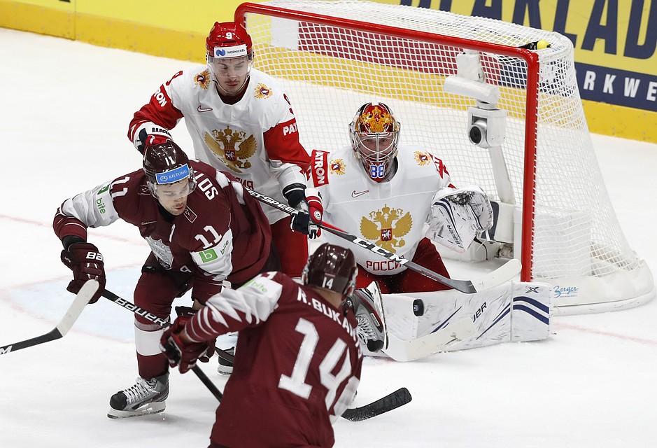 Россия после проигранного первого периода смогла перестроиться и победить. Фото: REUTERS