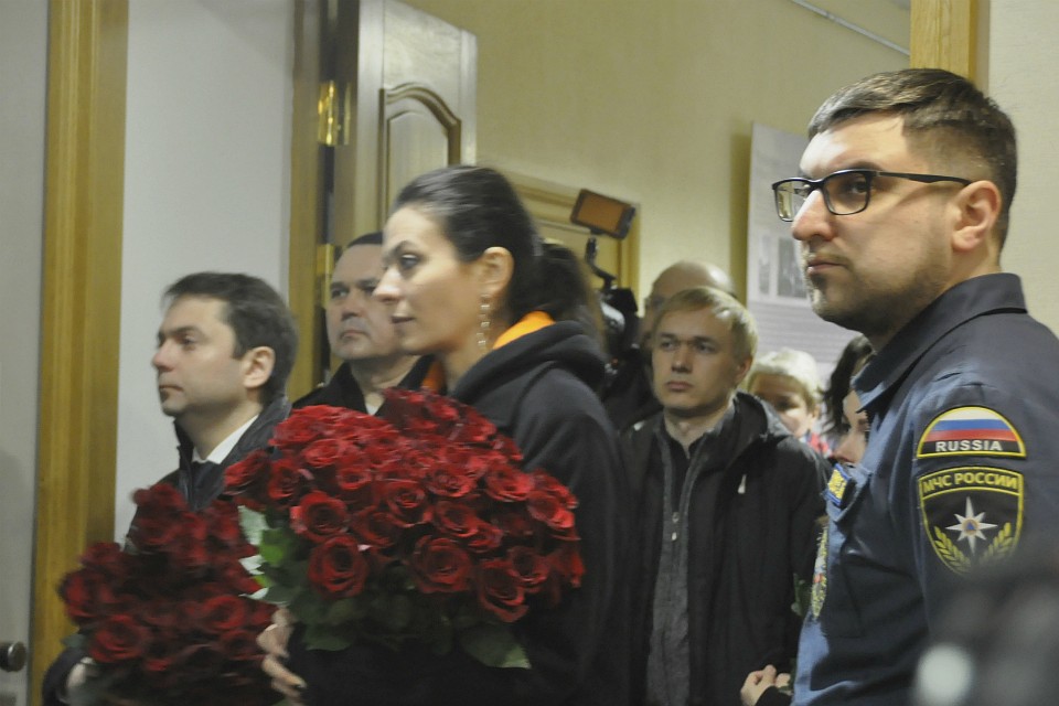 Андрей Чибис пришел в ДК вместе со своими заместителями. Фото: Светлана УФИМЦЕВА