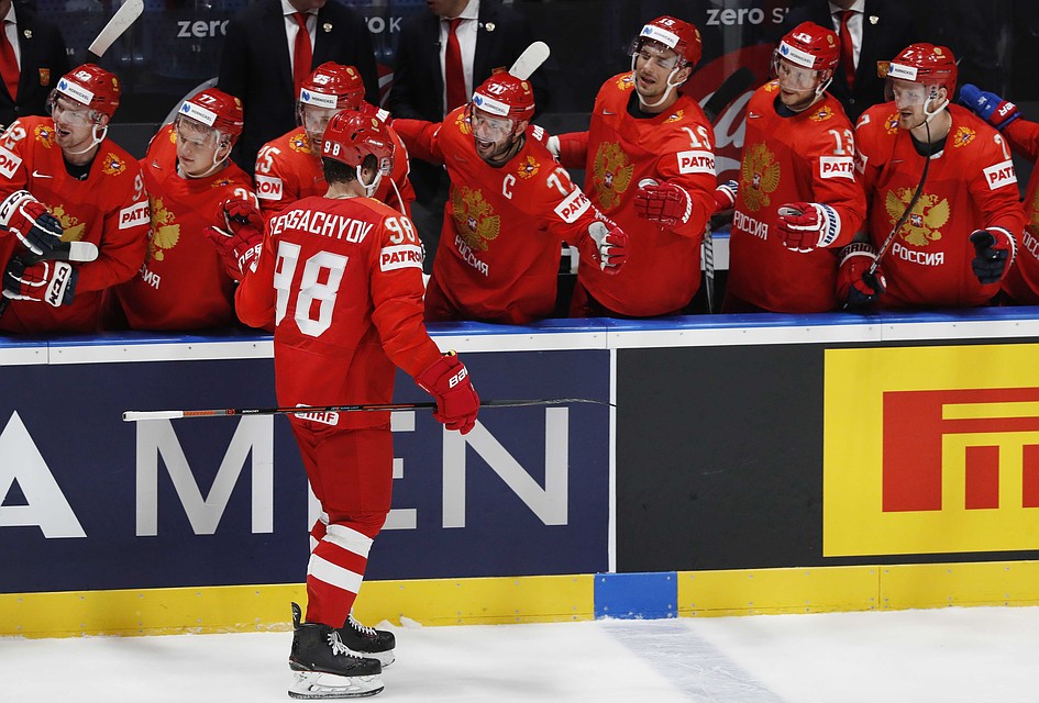 Первый период россияне выиграли со счетом 2:0. Фото: REUTERS