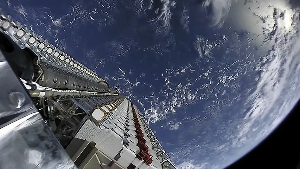 Кассета со спутниками связи Starlink.
