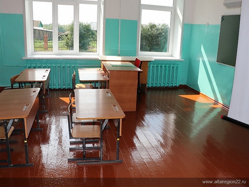 В этом году в школе планируют освежить кабинеты. Фото: пресс-службы правительства Алтайского края