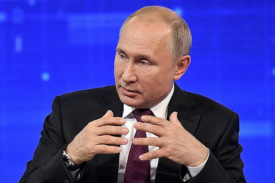 Владимир Путин в пятницу вечером подписал указ "об отдельных мерах по обеспечению нацбезопасности России и её граждан" Фото: REUTERS