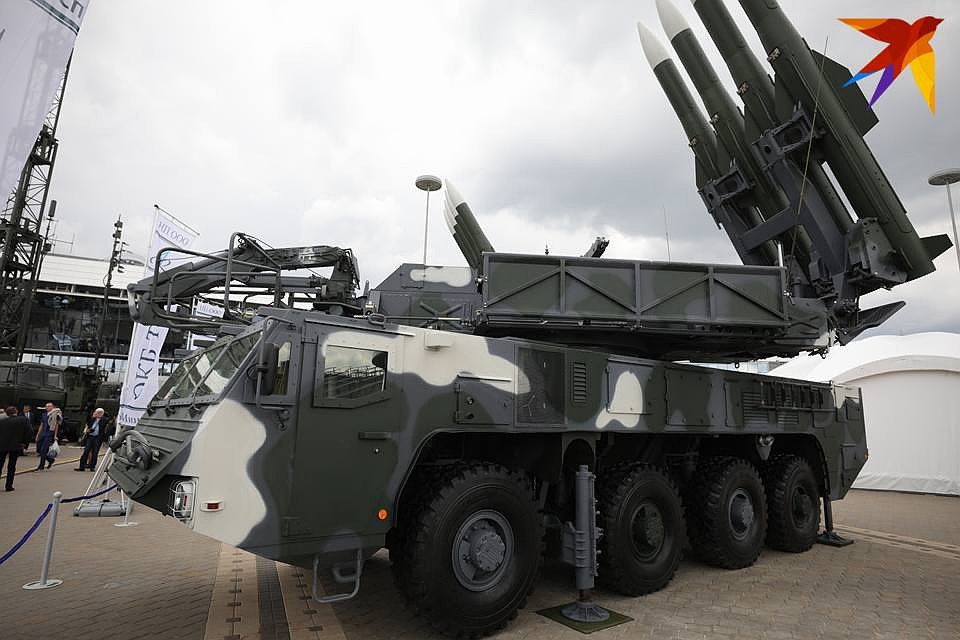 Модернизированный «Бук-МБ3К» на шасси МЗКТ. Фото: Святослав ЗОРКИЙ