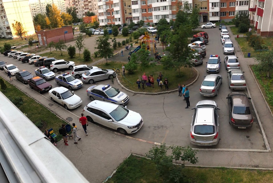 Подозреваемого пытались поймать по горячим следам и искали в домах во дворе Фото: соцсети