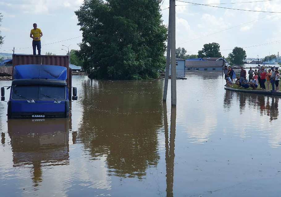 Вода медленно уходит из Тулуна.