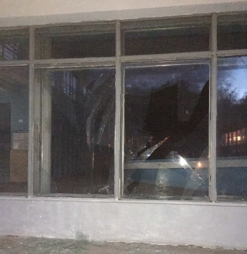 Взрывной волной разбило окна. Фото: соцсети