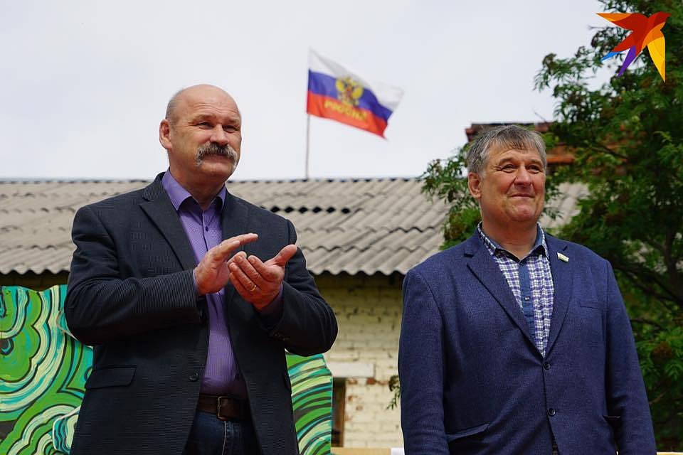 Выступление Главы ГО Василия Матюшенко на фоне нового флага. Фото: предоставлено Робертом Карапетяном