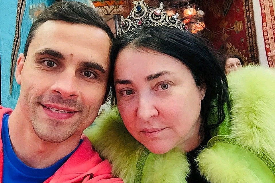 Судя по настроению Лолиты, она ещё готова дать шанс своему пока ещё законному супругу Фото: Личная страница героя публикации в соцсети