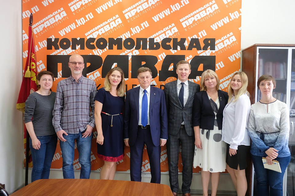 Вячеслав Макаров с командой «Комсомольской правды». Фото: Артем КИЛЬКИН