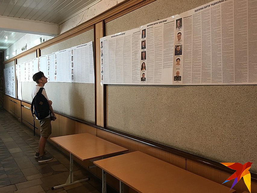 В выборах участвуют 65 партий, и большую часть из них люди даже не знают. Фото: Анастасия МАТВЕЕВА