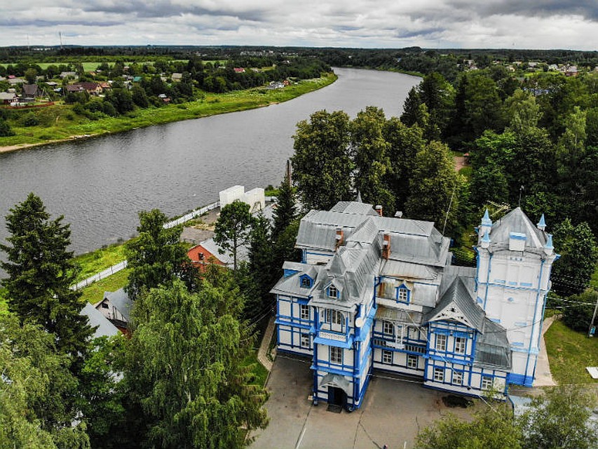 Во времена Великой Отечественной здесь располагался госпиталь на 400 раненых. Фото: Илья КРУШЕВСКИЙ