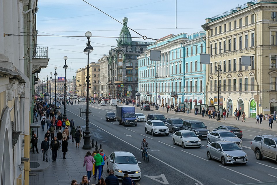 Санкт-Петербург и Москва - две главных "точки притяжения" для мигрантов, отмечают эксперты. Неудивительно, что год от года здесь растет количество заболеваний - причем не только психических. Фото: Артем КИЛЬКИН