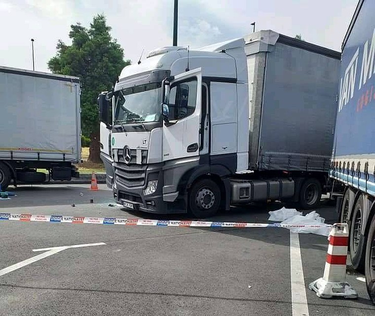 В профильных пабликах обсуждают и другую версию событий: убийство произошло во время пьяной драки двух водителей. Фото: Lumea Camioanelor.